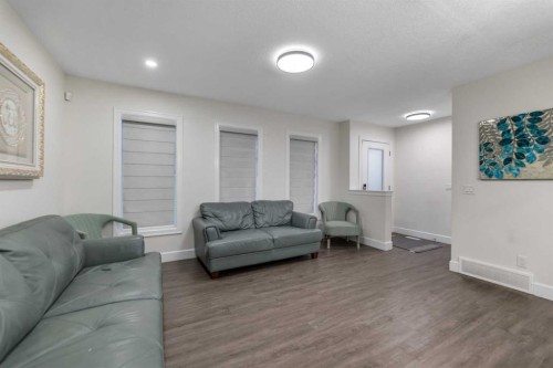 10532 Cityscape Drive Ne, Calgary, AB - Indoor Photo Showing Living Room