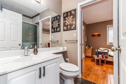 63 Edgeridge Court Nw, Calgary, AB - Indoor Photo Showing Bathroom