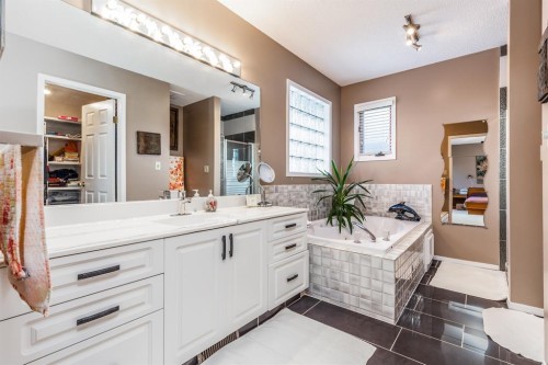63 Edgeridge Court Nw, Calgary, AB - Indoor Photo Showing Bathroom