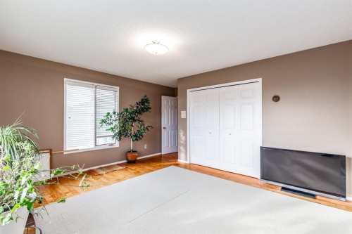 63 Edgeridge Court Nw, Calgary, AB - Indoor Photo Showing Other Room