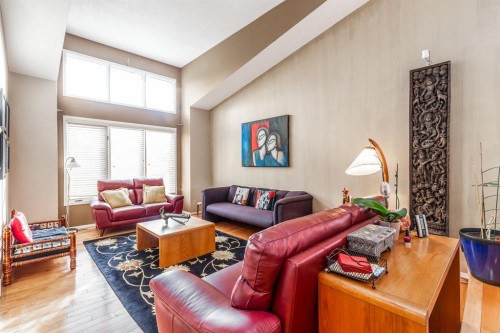 63 Edgeridge Court Nw, Calgary, AB - Indoor Photo Showing Living Room