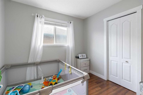 31 Bridlewood Road Sw, Calgary, AB - Indoor Photo Showing Bedroom