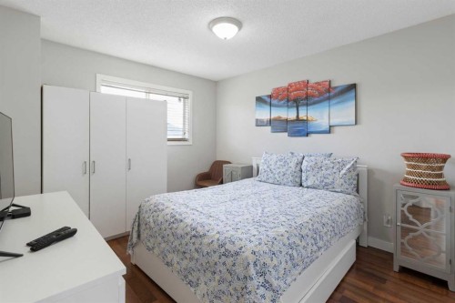 31 Bridlewood Road Sw, Calgary, AB - Indoor Photo Showing Bedroom