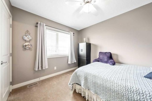 20 Sherwood Rise Nw, Calgary, AB - Indoor Photo Showing Bedroom