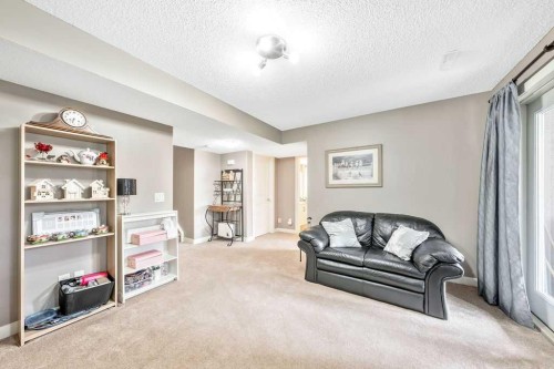 20 Sherwood Rise Nw, Calgary, AB - Indoor Photo Showing Other Room
