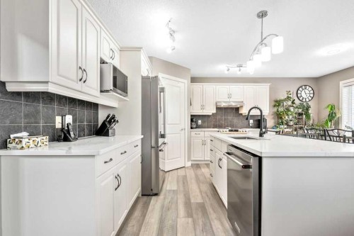 20 Sherwood Rise Nw, Calgary, AB - Indoor Photo Showing Kitchen With Upgraded Kitchen