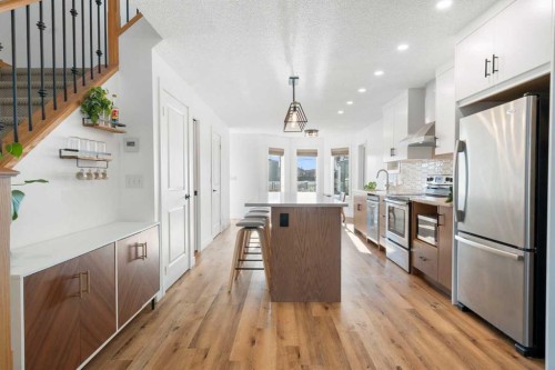 2213 31 Avenue Sw, Calgary, AB - Indoor Photo Showing Kitchen With Stainless Steel Kitchen With Upgraded Kitchen