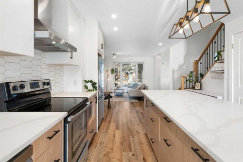 2213 31 Avenue Sw, Calgary, AB - Indoor Photo Showing Kitchen With Stainless Steel Kitchen With Upgraded Kitchen