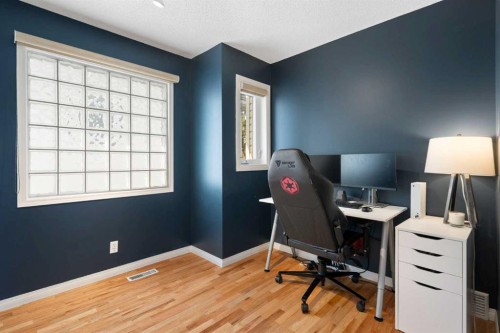 2213 31 Avenue Sw, Calgary, AB - Indoor Photo Showing Office