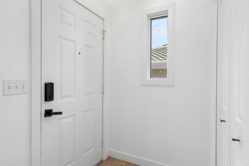 2213 31 Avenue Sw, Calgary, AB - Indoor Photo Showing Other Room