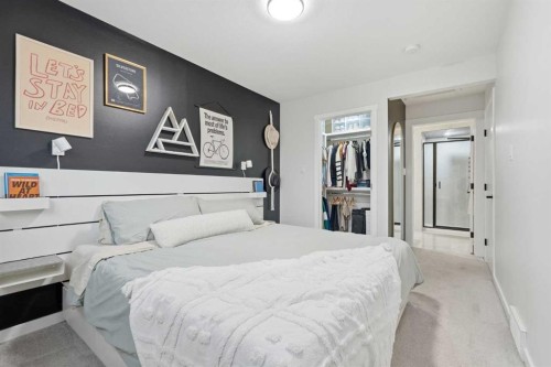 711 101 Avenue Sw, Calgary, AB - Indoor Photo Showing Bedroom