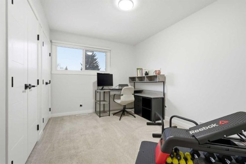 711 101 Avenue Sw, Calgary, AB - Indoor Photo Showing Office