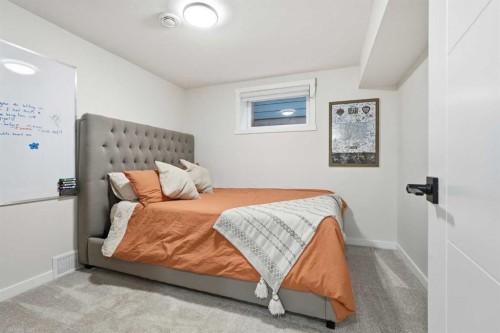 711 101 Avenue Sw, Calgary, AB - Indoor Photo Showing Bedroom