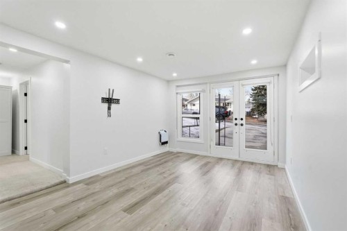 711 101 Avenue Sw, Calgary, AB - Indoor Photo Showing Other Room