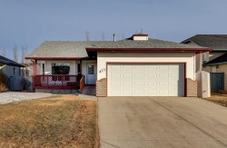 411 Strathford Boulevard  Strathmore, AB T1P 1P2