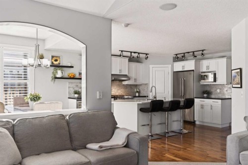 4 Cougarstone Square Sw, Calgary, AB - Indoor