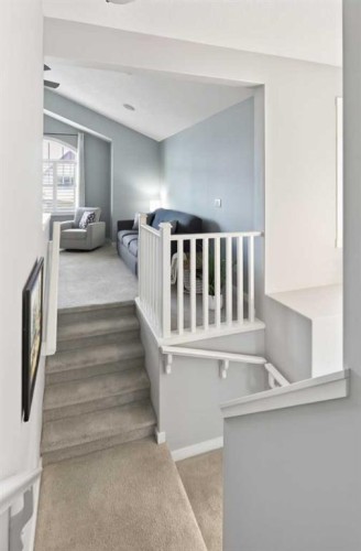 4 Cougarstone Square Sw, Calgary, AB - Indoor