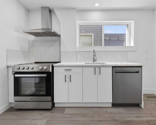 414 12 Avenue Nw, Calgary, AB - Indoor Photo Showing Kitchen With Upgraded Kitchen