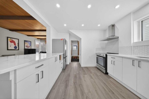 414 12 Avenue Nw, Calgary, AB - Indoor Photo Showing Kitchen With Upgraded Kitchen