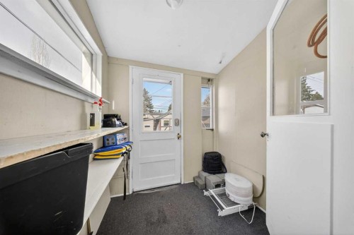 414 12 Avenue Nw, Calgary, AB - Indoor Photo Showing Other Room