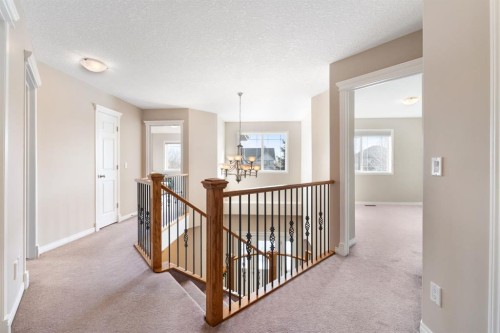 8 Heritage Cove, Heritage Pointe, AB - Indoor Photo Showing Other Room