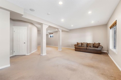 8 Heritage Cove, Heritage Pointe, AB - Indoor Photo Showing Other Room