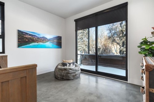 411 Cliffe Avenue Sw, Calgary, AB - Indoor Photo Showing Other Room