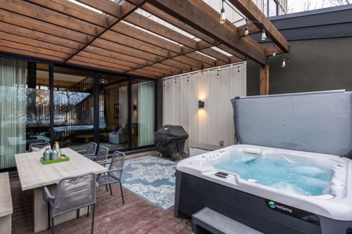 411 Cliffe Avenue Sw, Calgary, AB - Outdoor With Deck Patio Veranda With Exterior