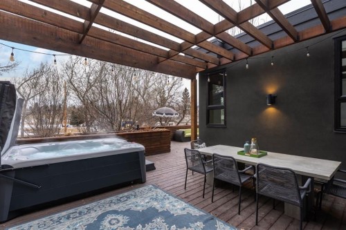 411 Cliffe Avenue Sw, Calgary, AB - Outdoor With Deck Patio Veranda With Exterior