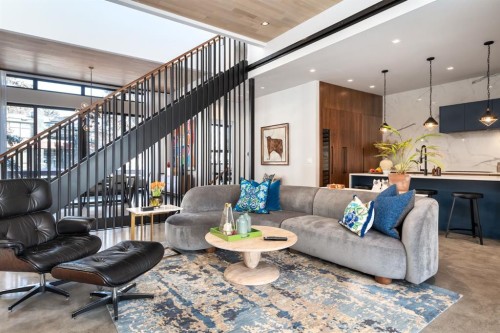 411 Cliffe Avenue Sw, Calgary, AB - Indoor Photo Showing Living Room