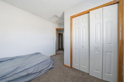 218 Tarawood Place Ne, Calgary, AB - Indoor Photo Showing Bedroom
