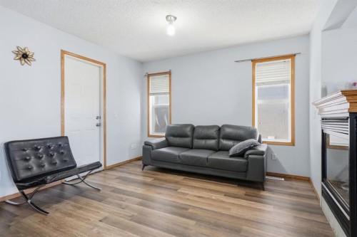 218 Tarawood Place Ne, Calgary, AB - Indoor Photo Showing Living Room