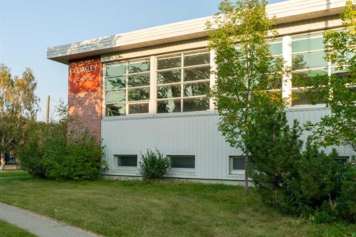 4906 20A Street Sw, Calgary, AB - Outdoor