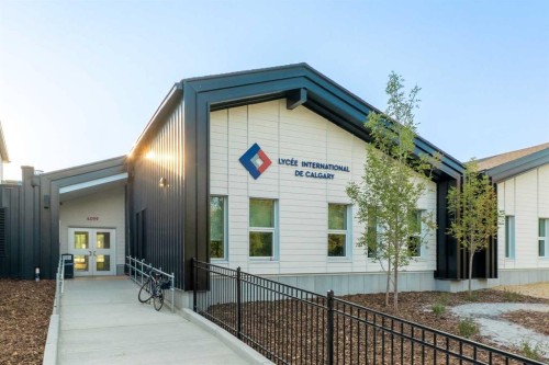 4906 20A Street Sw, Calgary, AB - Outdoor