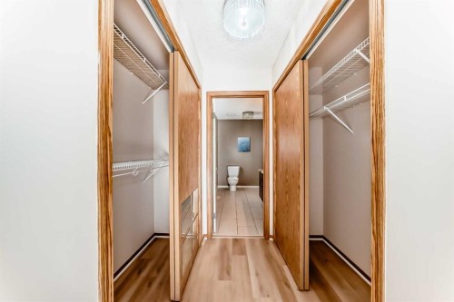 110 Somerglen Road Sw, Calgary, AB - Indoor Photo Showing Other Room