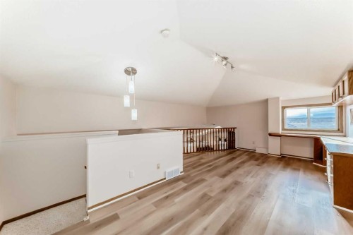 110 Somerglen Road Sw, Calgary, AB - Indoor
