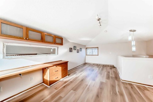 110 Somerglen Road Sw, Calgary, AB - Indoor Photo Showing Other Room