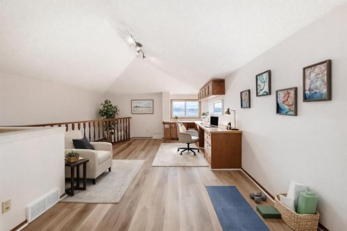 110 Somerglen Road Sw, Calgary, AB - Indoor