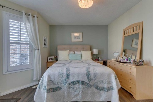 271 Tuscany Valley Drive Nw, Calgary, AB - Indoor Photo Showing Bedroom