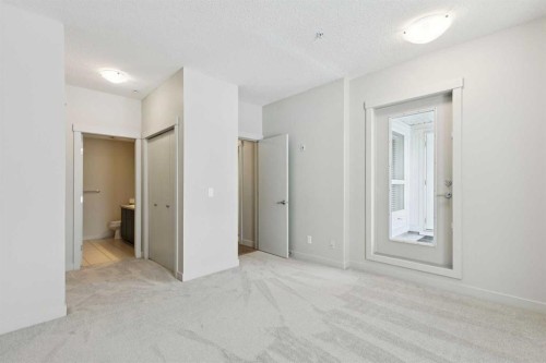 202-880 Centre Avenue Ne, Calgary, AB - Indoor Photo Showing Other Room