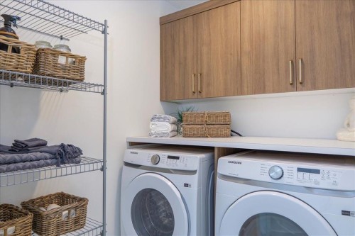 540 Legacy Circle Se, Calgary, AB - Indoor Photo Showing Laundry Room