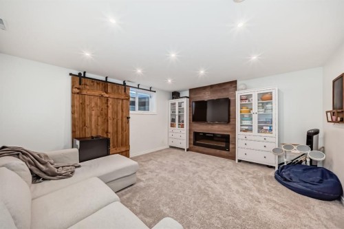 936 Copperfield Boulevard Se, Calgary, AB - Indoor