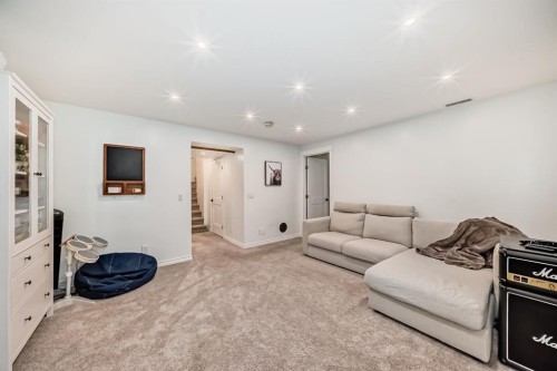 936 Copperfield Boulevard Se, Calgary, AB - Indoor