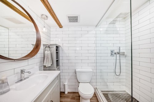 936 Copperfield Boulevard Se, Calgary, AB - Indoor Photo Showing Bathroom