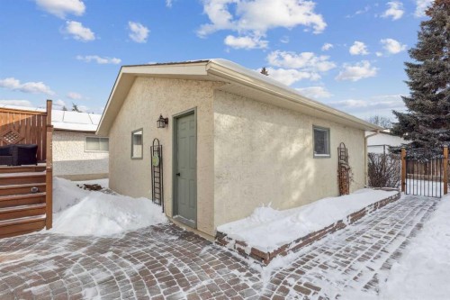 6 Glenbrook Crescent, Cochrane, AB - Outdoor