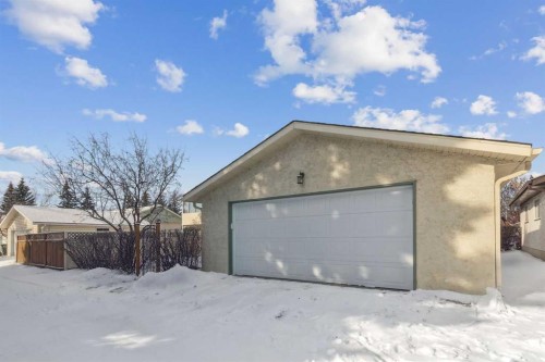 6 Glenbrook Crescent, Cochrane, AB - Outdoor