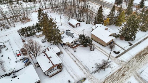 105 2 Avenue Ne, Sundre, AB - Outdoor