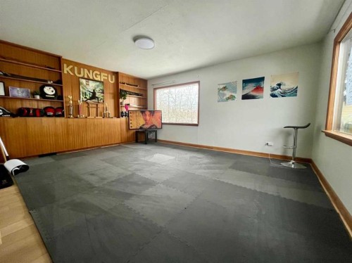 105 2 Avenue Ne, Sundre, AB - Indoor Photo Showing Other Room