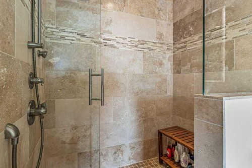 4-511 6Th Avenue, Canmore, AB - Indoor Photo Showing Bathroom