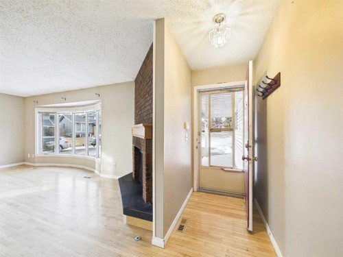 503 Dalcastle Mews Nw, Calgary, AB - Indoor Photo Showing Other Room